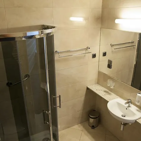 Pod Szyszkami Hotel Kozmin